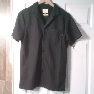 Stylish Black Casual Button Down Shirt  Usado Y En Buen Estado Sin Ningun Detall